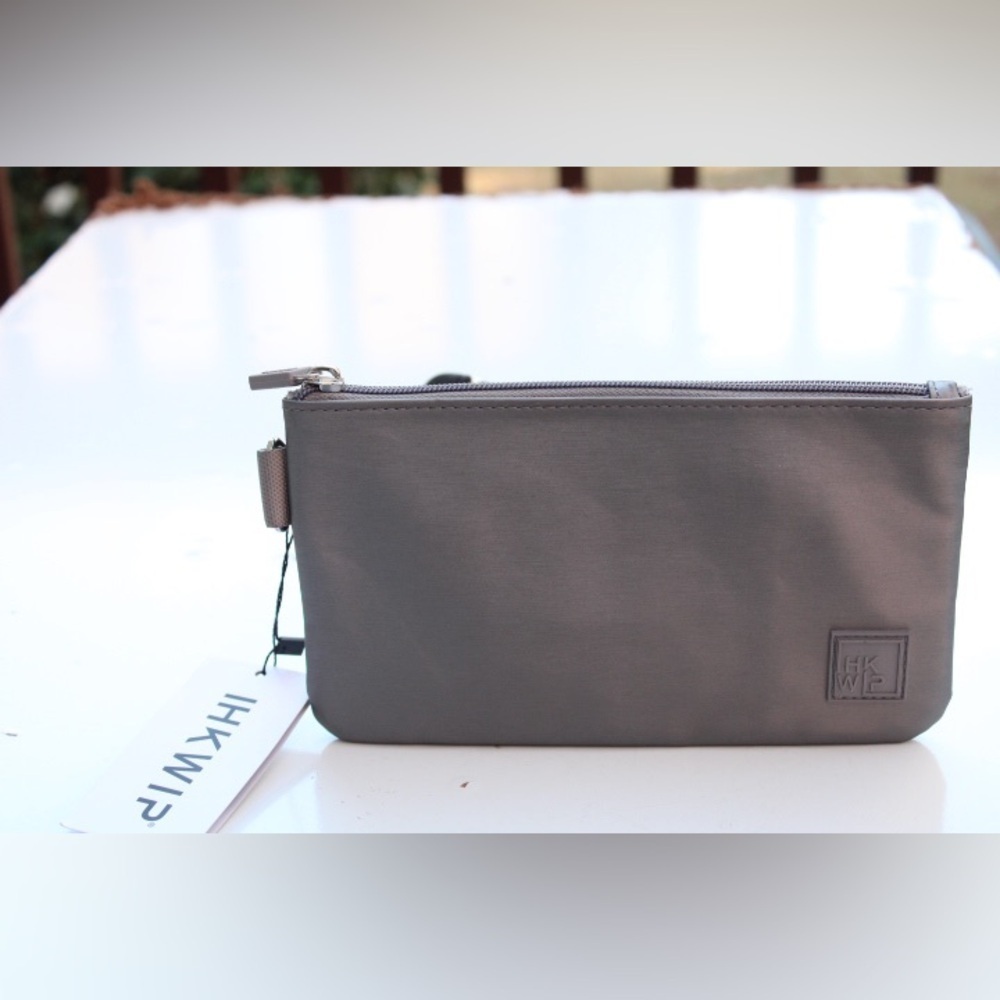 NWT IHKWIP clutch